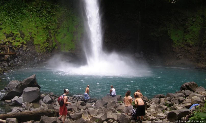 horseback-riding-to-la-fortuna-waterfall-2.jpg